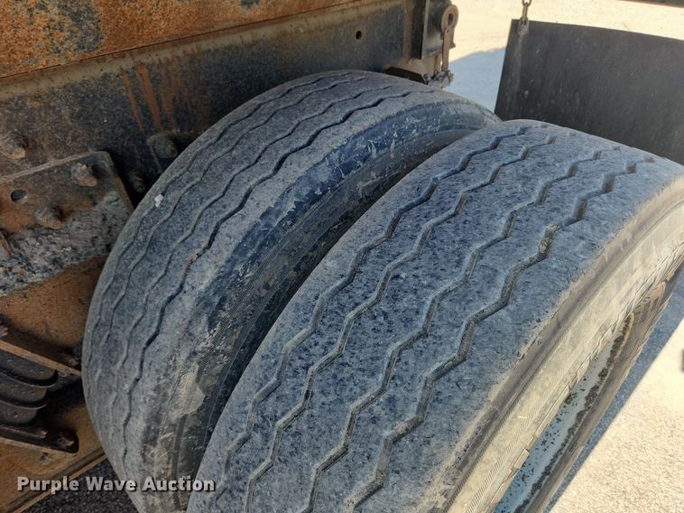 image for item JB9566 2007 Crane Carrier Low Entry  dump truck