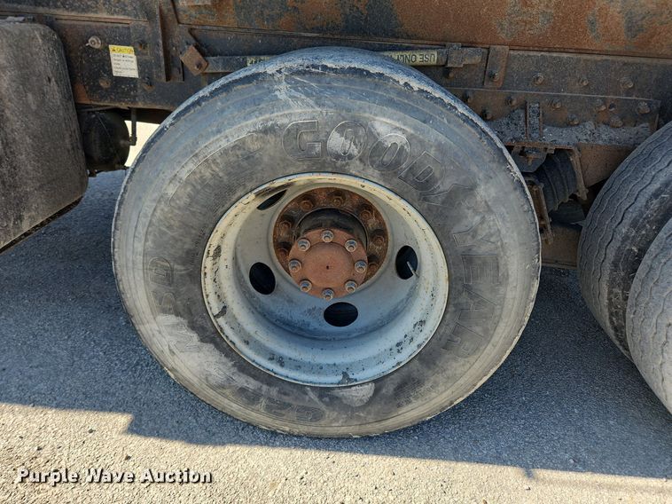 image for item JB9566 2007 Crane Carrier Low Entry  dump truck