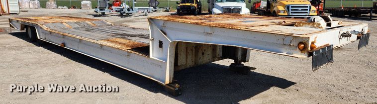 image for item JB9609 2000 Trail King TK70HT-482  drop deck equipment trailer