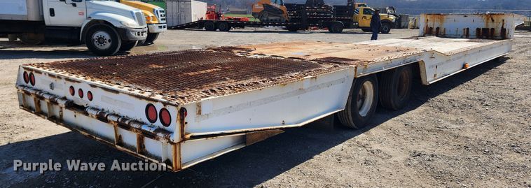 image for item JB9609 2000 Trail King TK70HT-482  drop deck equipment trailer