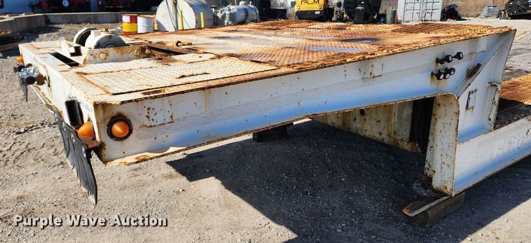 image for item JB9609 2000 Trail King TK70HT-482  drop deck equipment trailer