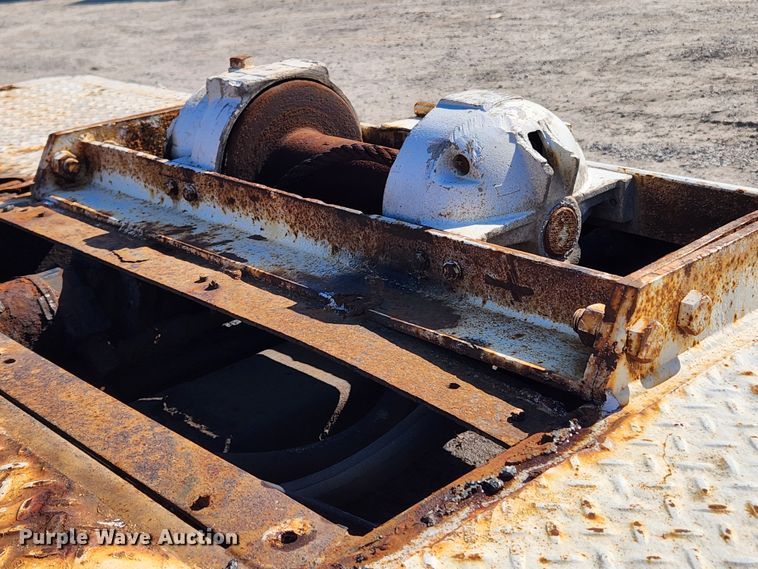 image for item JB9609 2000 Trail King TK70HT-482  drop deck equipment trailer