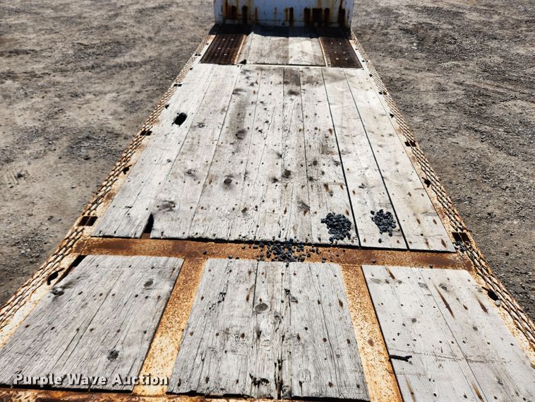 image for item JB9609 2000 Trail King TK70HT-482  drop deck equipment trailer