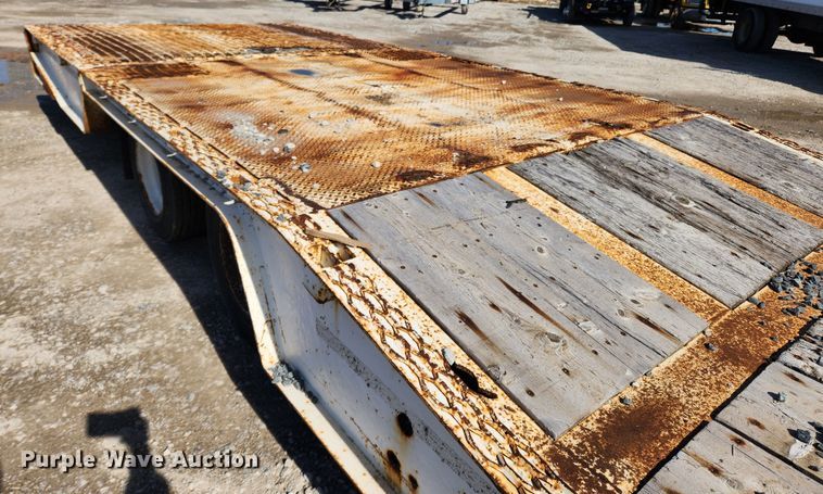 image for item JB9609 2000 Trail King TK70HT-482  drop deck equipment trailer