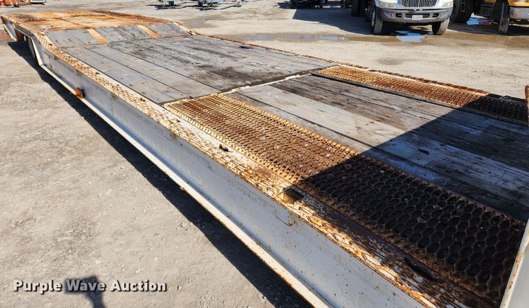 image for item JB9609 2000 Trail King TK70HT-482  drop deck equipment trailer