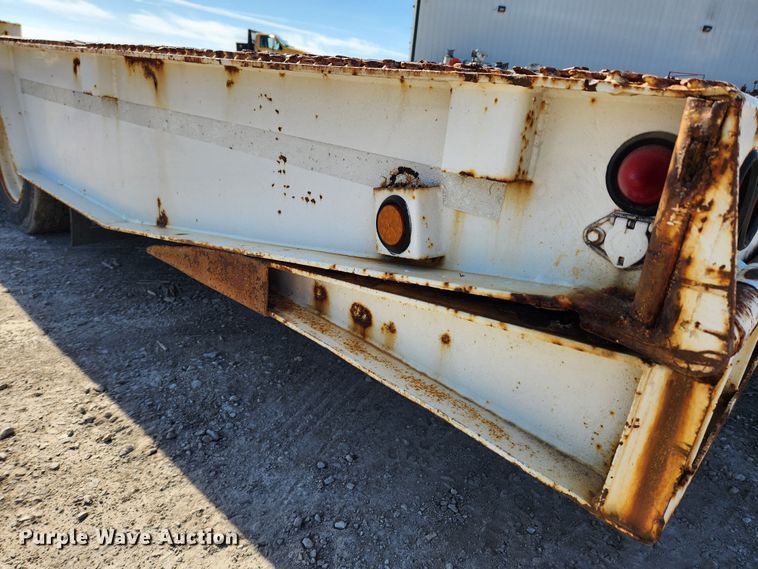 image for item JB9609 2000 Trail King TK70HT-482  drop deck equipment trailer