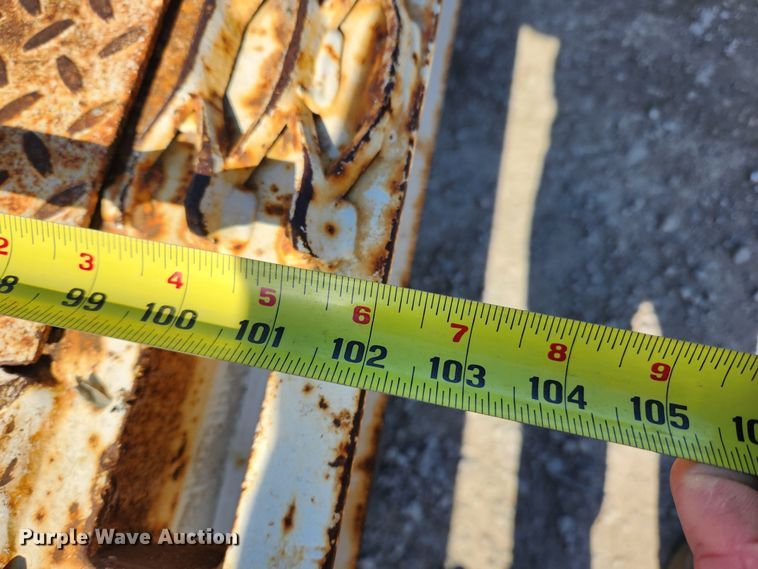 image for item JB9609 2000 Trail King TK70HT-482  drop deck equipment trailer