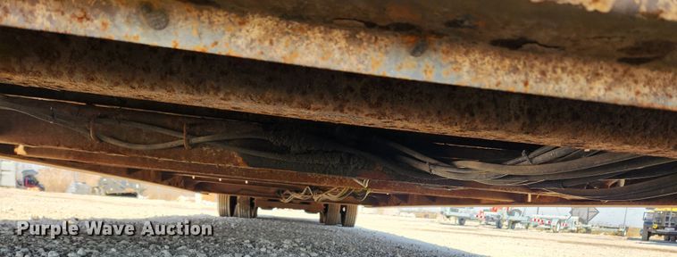 image for item JB9609 2000 Trail King TK70HT-482  drop deck equipment trailer