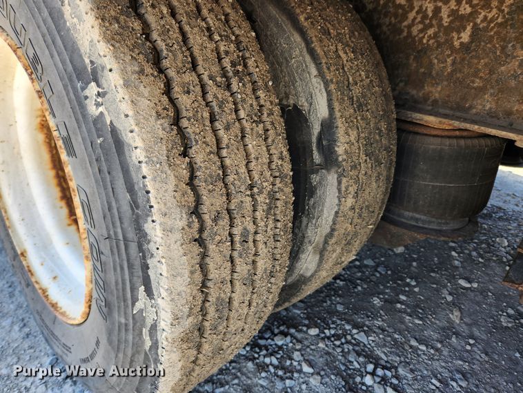 image for item JB9609 2000 Trail King TK70HT-482  drop deck equipment trailer