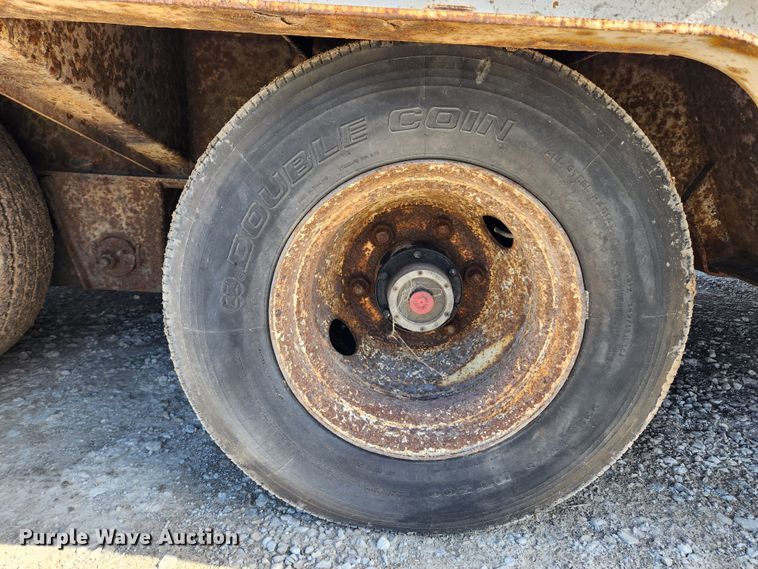 image for item JB9609 2000 Trail King TK70HT-482  drop deck equipment trailer