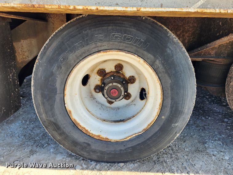 image for item JB9609 2000 Trail King TK70HT-482  drop deck equipment trailer