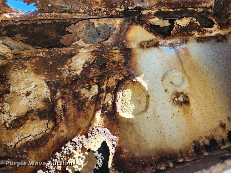 image for item JB9609 2000 Trail King TK70HT-482  drop deck equipment trailer