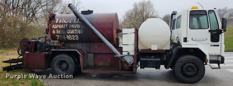 image for item JB9700 1987 Ford CF7000  seal coat truck