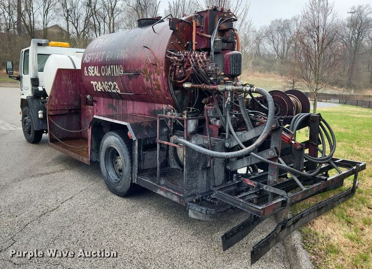 image for item JB9700 1987 Ford CF7000  seal coat truck