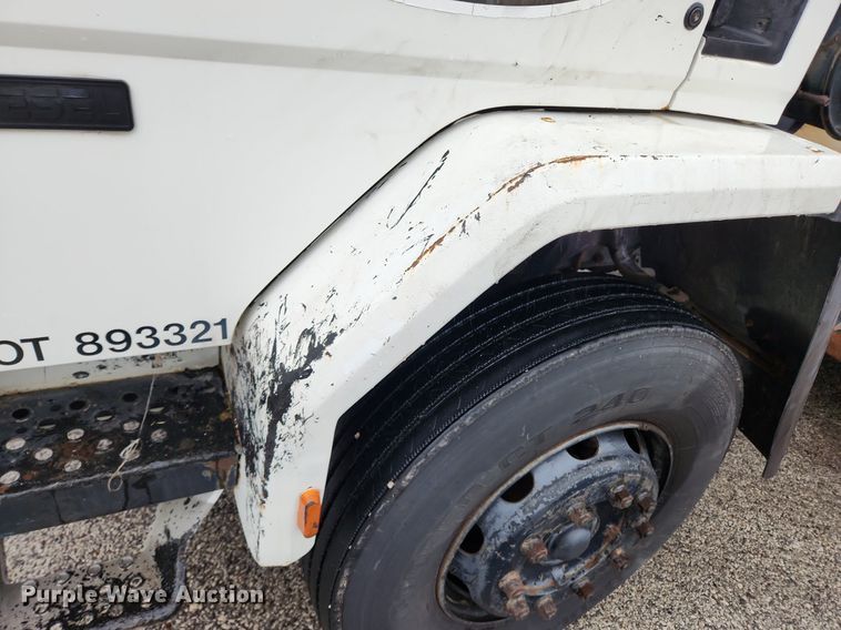 image for item JB9700 1987 Ford CF7000  seal coat truck