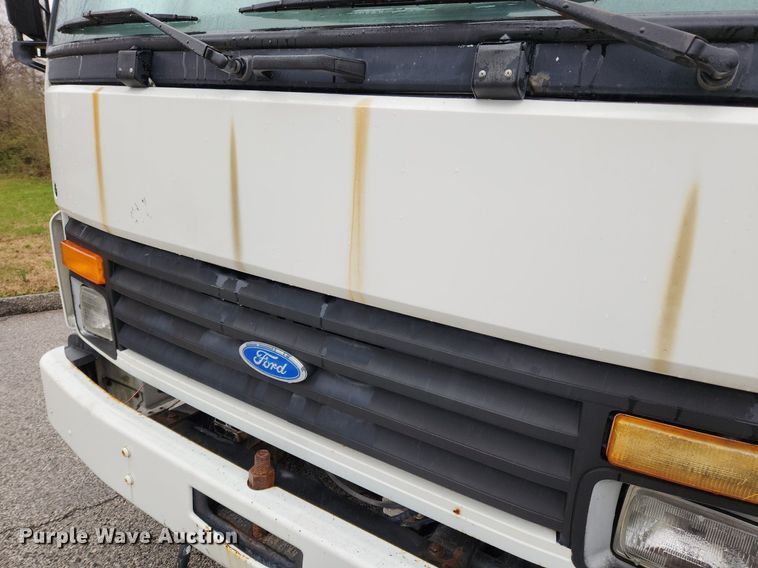 image for item JB9700 1987 Ford CF7000  seal coat truck