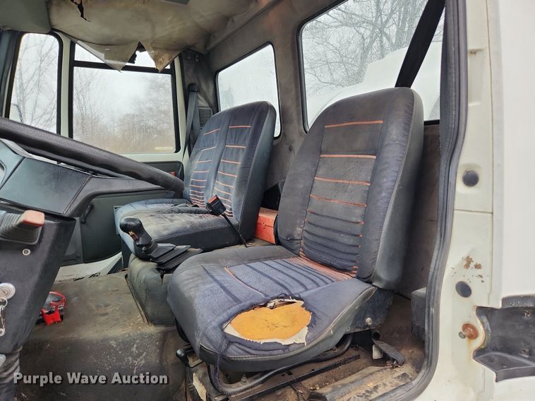 image for item JB9700 1987 Ford CF7000  seal coat truck