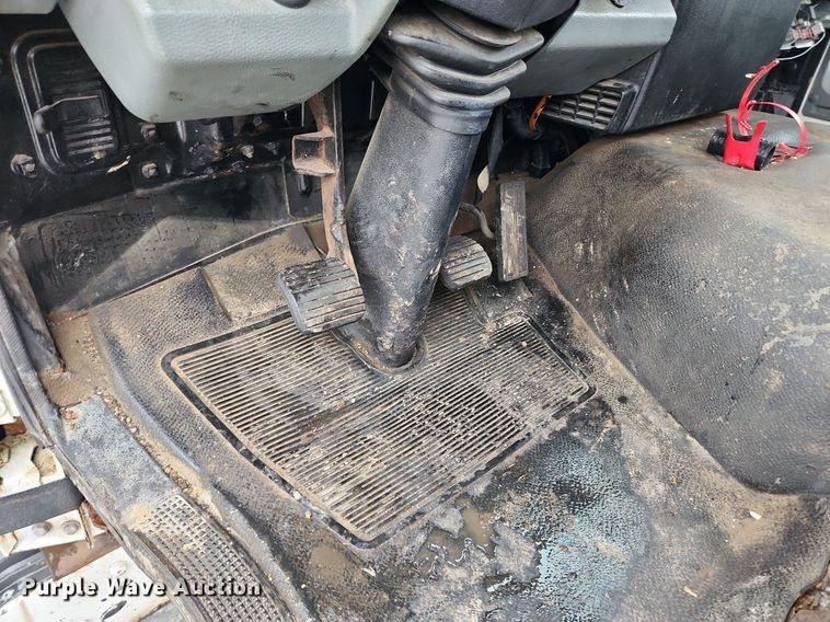 image for item JB9700 1987 Ford CF7000  seal coat truck