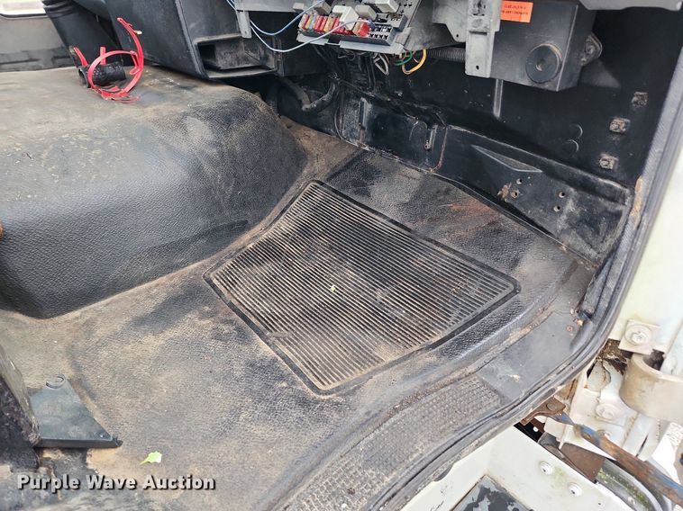 image for item JB9700 1987 Ford CF7000  seal coat truck