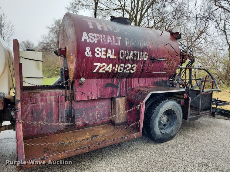 image for item JB9700 1987 Ford CF7000  seal coat truck