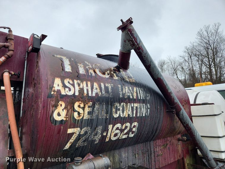 image for item JB9700 1987 Ford CF7000  seal coat truck