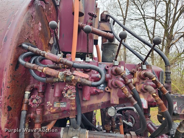 image for item JB9700 1987 Ford CF7000  seal coat truck