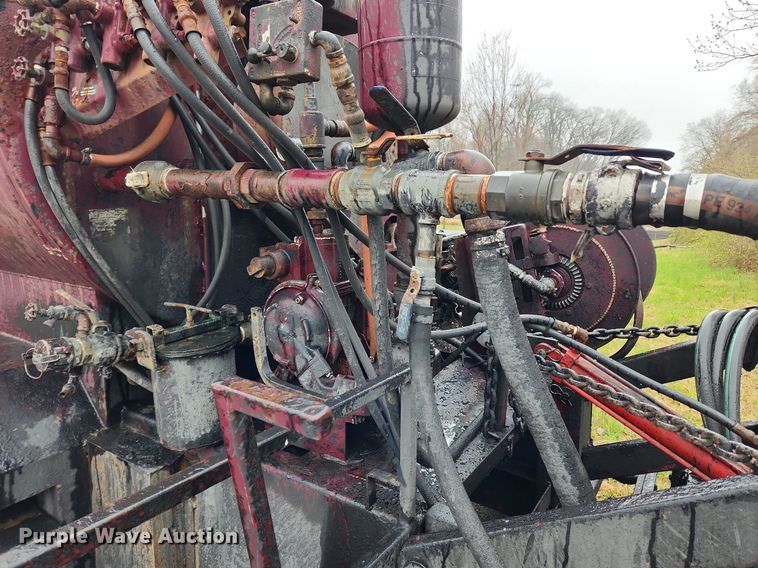 image for item JB9700 1987 Ford CF7000  seal coat truck