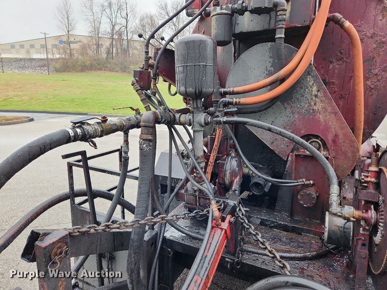 image for item JB9700 1987 Ford CF7000  seal coat truck