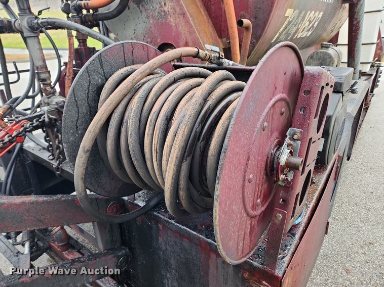 image for item JB9700 1987 Ford CF7000  seal coat truck