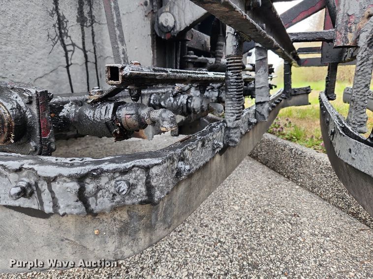 image for item JB9700 1987 Ford CF7000  seal coat truck