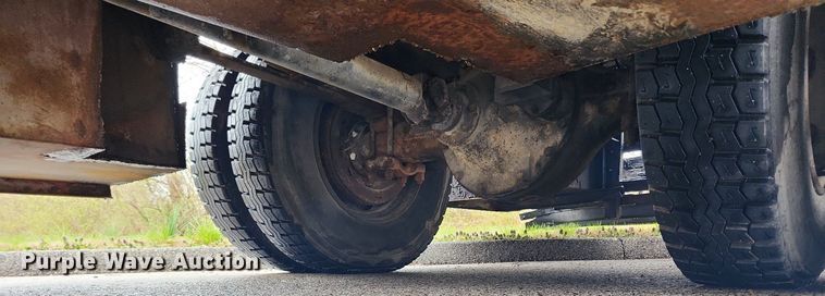 image for item JB9700 1987 Ford CF7000  seal coat truck