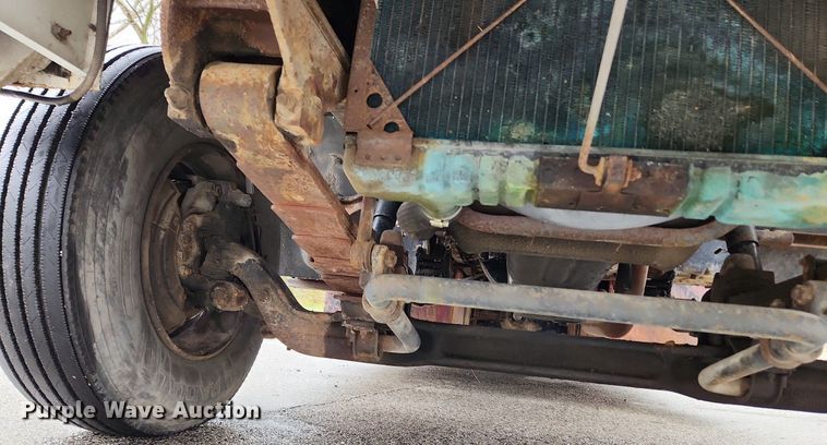 image for item JB9700 1987 Ford CF7000  seal coat truck