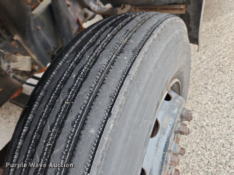 image for item JB9700 1987 Ford CF7000  seal coat truck