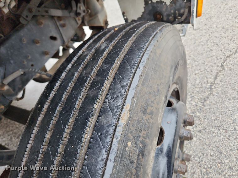 image for item JB9700 1987 Ford CF7000  seal coat truck