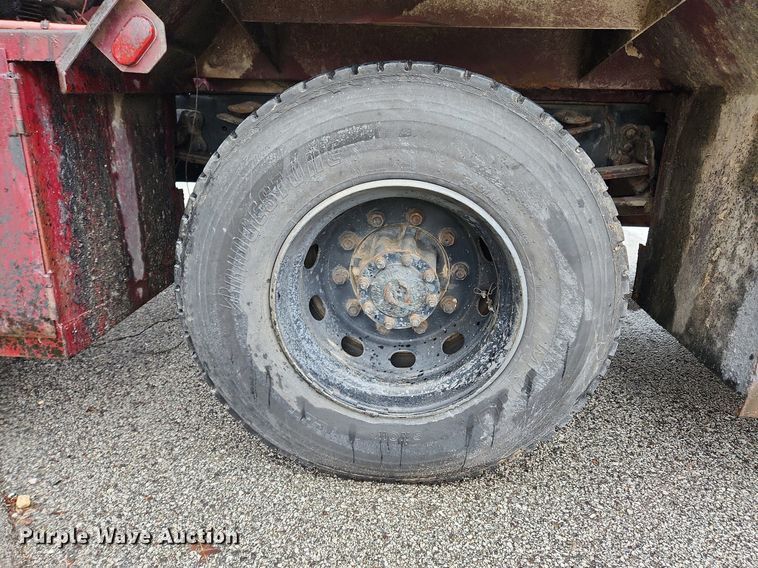 image for item JB9700 1987 Ford CF7000  seal coat truck