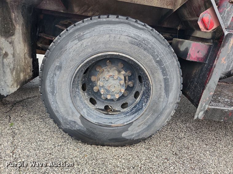 image for item JB9700 1987 Ford CF7000  seal coat truck