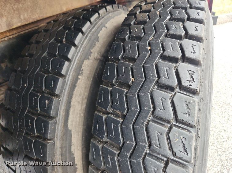 image for item JB9700 1987 Ford CF7000  seal coat truck