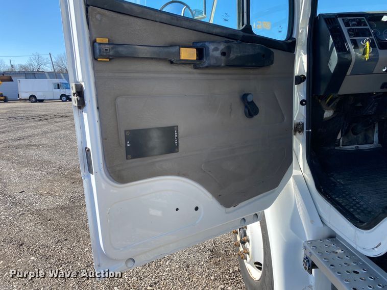 image for item JW9175 2003 Freightliner FL70  vacuum truck