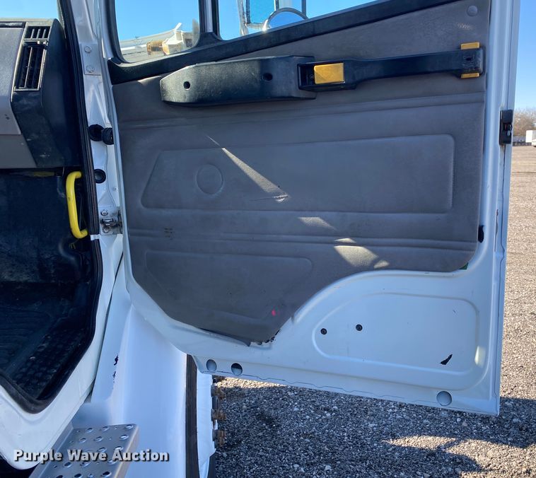 image for item JW9175 2003 Freightliner FL70  vacuum truck