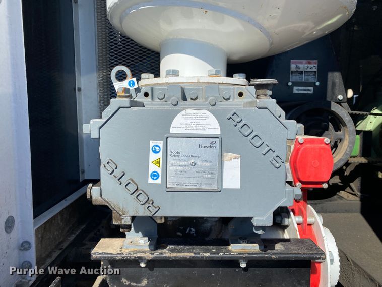 image for item JW9175 2003 Freightliner FL70  vacuum truck