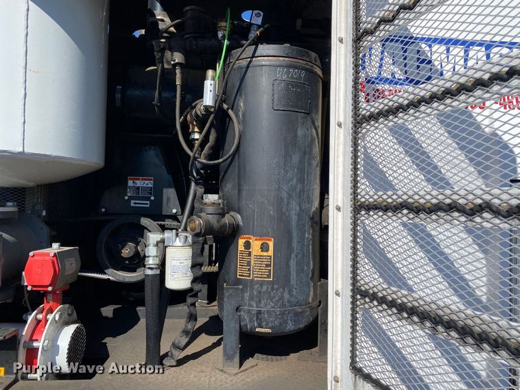 image for item JW9175 2003 Freightliner FL70  vacuum truck