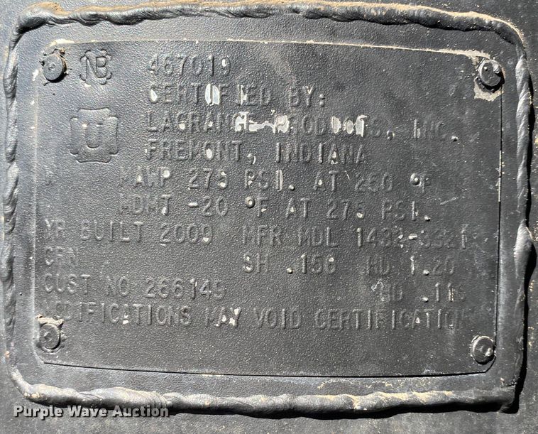 image for item JW9175 2003 Freightliner FL70  vacuum truck