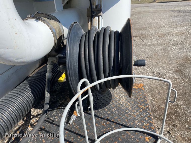 image for item JW9175 2003 Freightliner FL70  vacuum truck