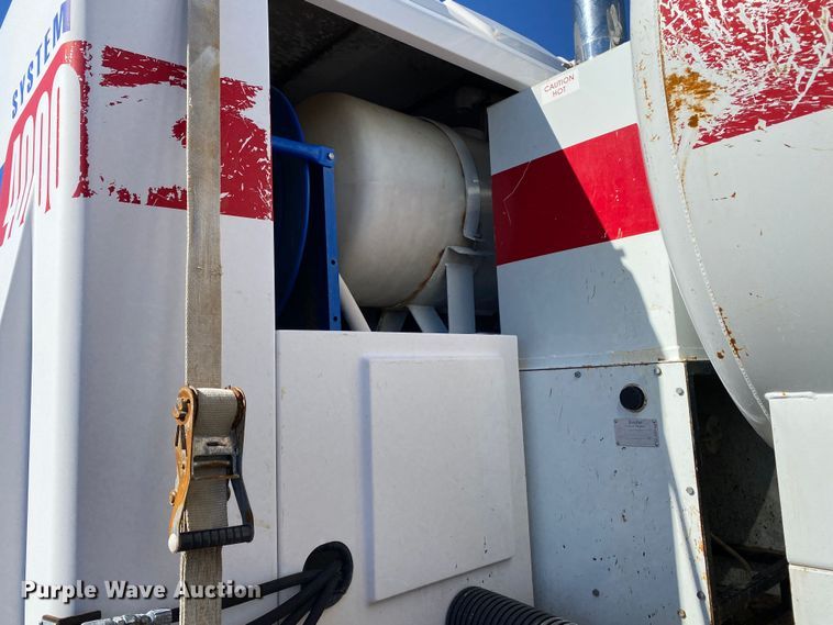 image for item JW9175 2003 Freightliner FL70  vacuum truck