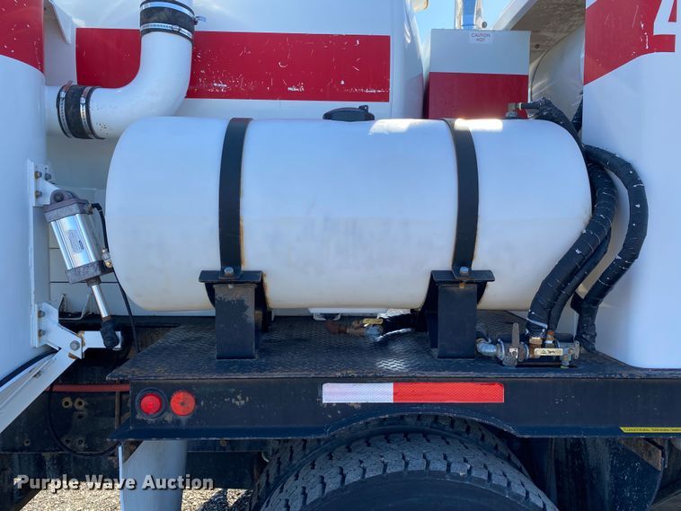 image for item JW9175 2003 Freightliner FL70  vacuum truck