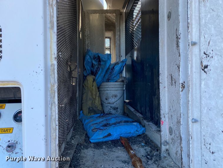 image for item JW9175 2003 Freightliner FL70  vacuum truck