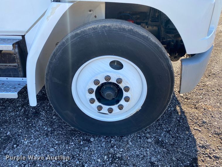 image for item JW9175 2003 Freightliner FL70  vacuum truck