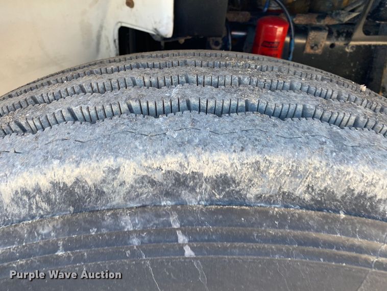 image for item JW9175 2003 Freightliner FL70  vacuum truck