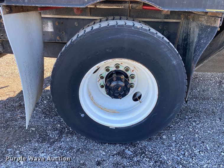 image for item JW9175 2003 Freightliner FL70  vacuum truck