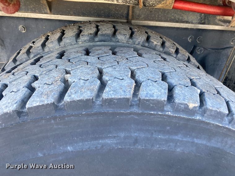 image for item JW9175 2003 Freightliner FL70  vacuum truck